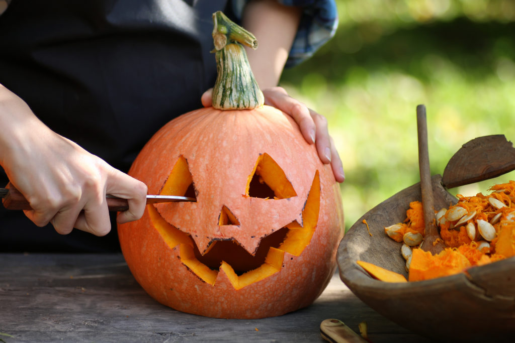 pumpkin-carving-1024x683 pumpkin-carving-1024x683